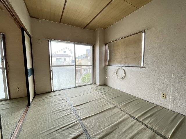 大町アパートの居間